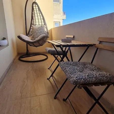 домът на билкарката * بلوفديف